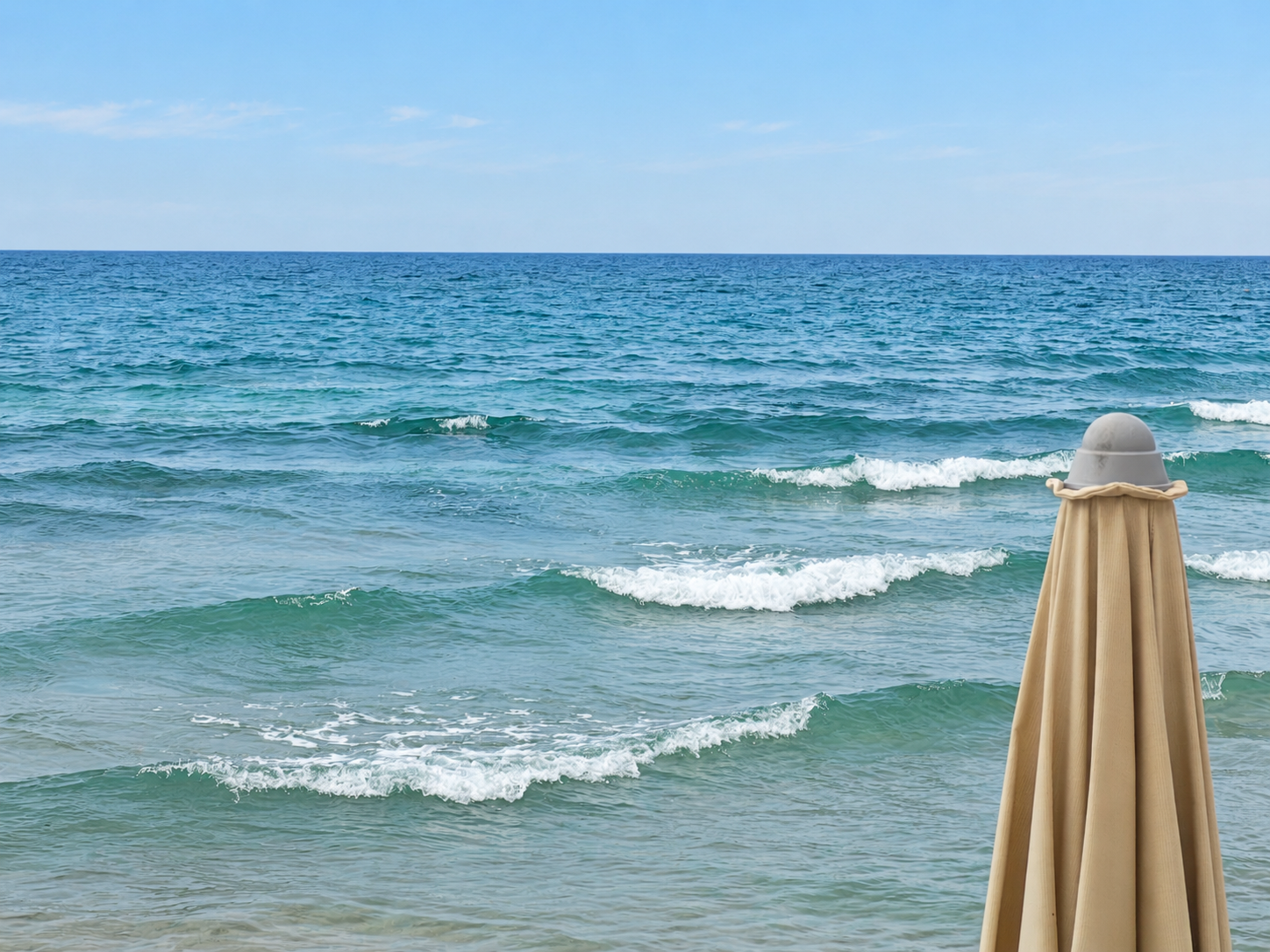 Il mare cristallino davanti al Lido Girasole